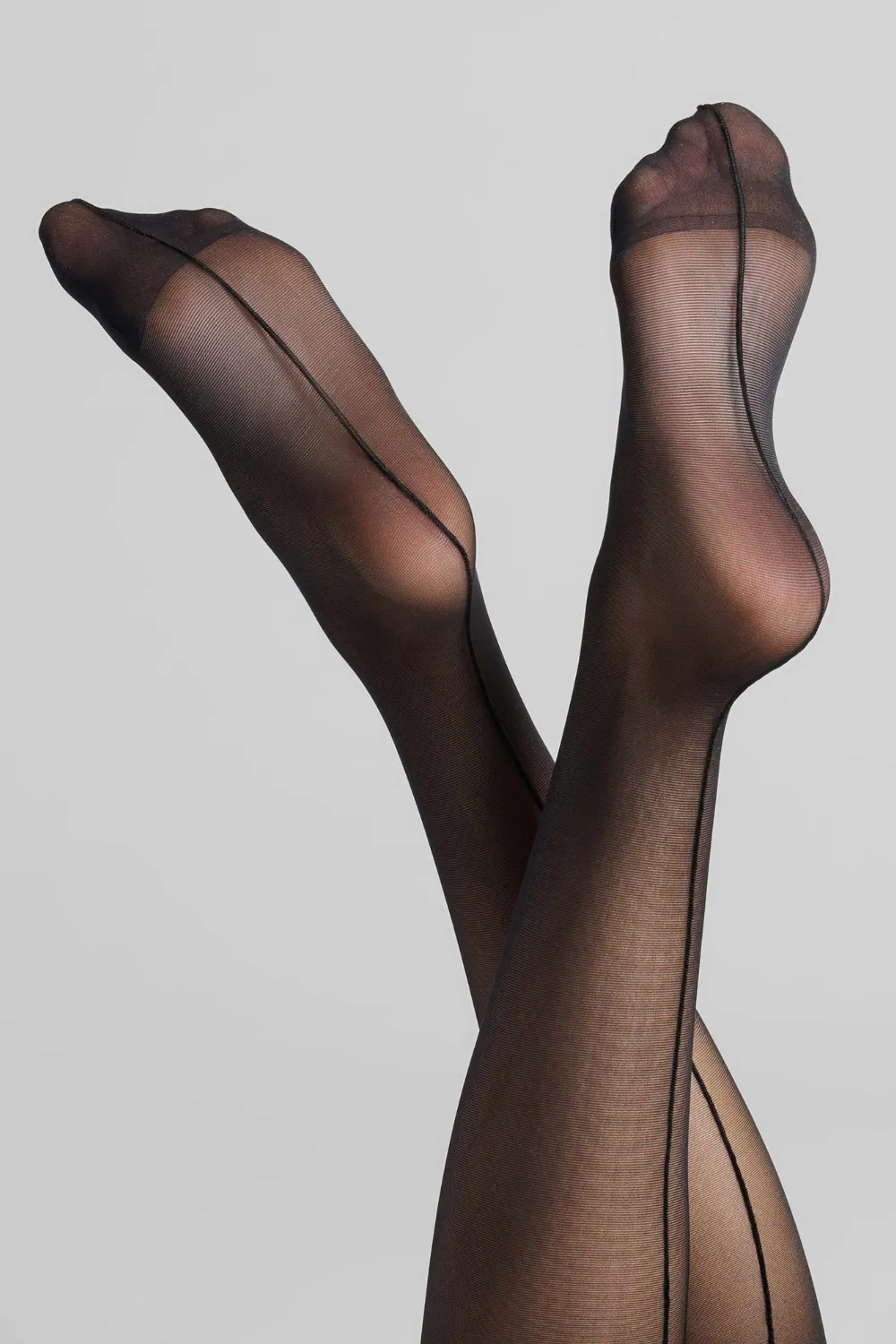 Cut & Curled Seamed Stockings 20 Denier