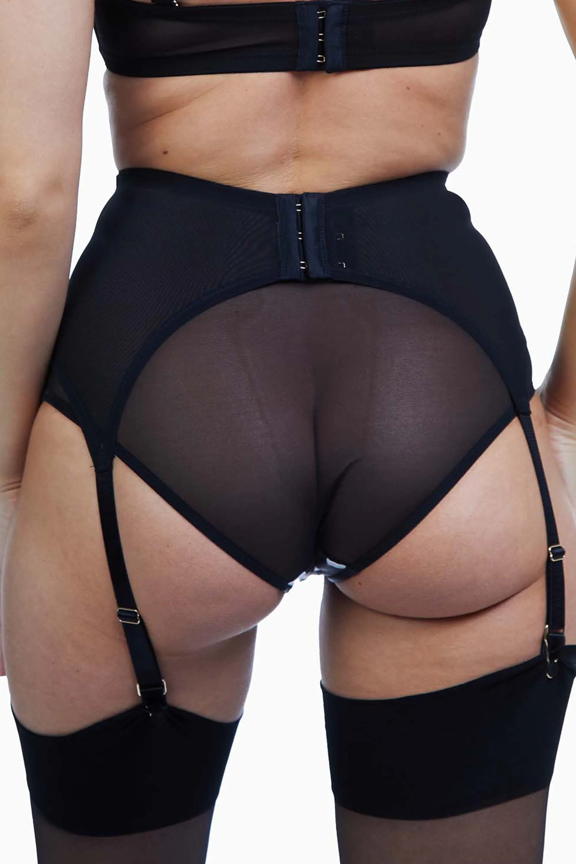 Spot 4 Strap Z Stitch Suspender Belt